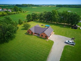  Photo 0