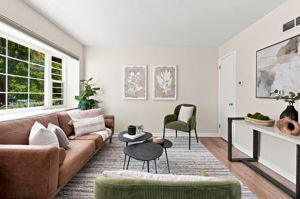 Beautiful natural light through your bay window that looks at Botanic Gardens