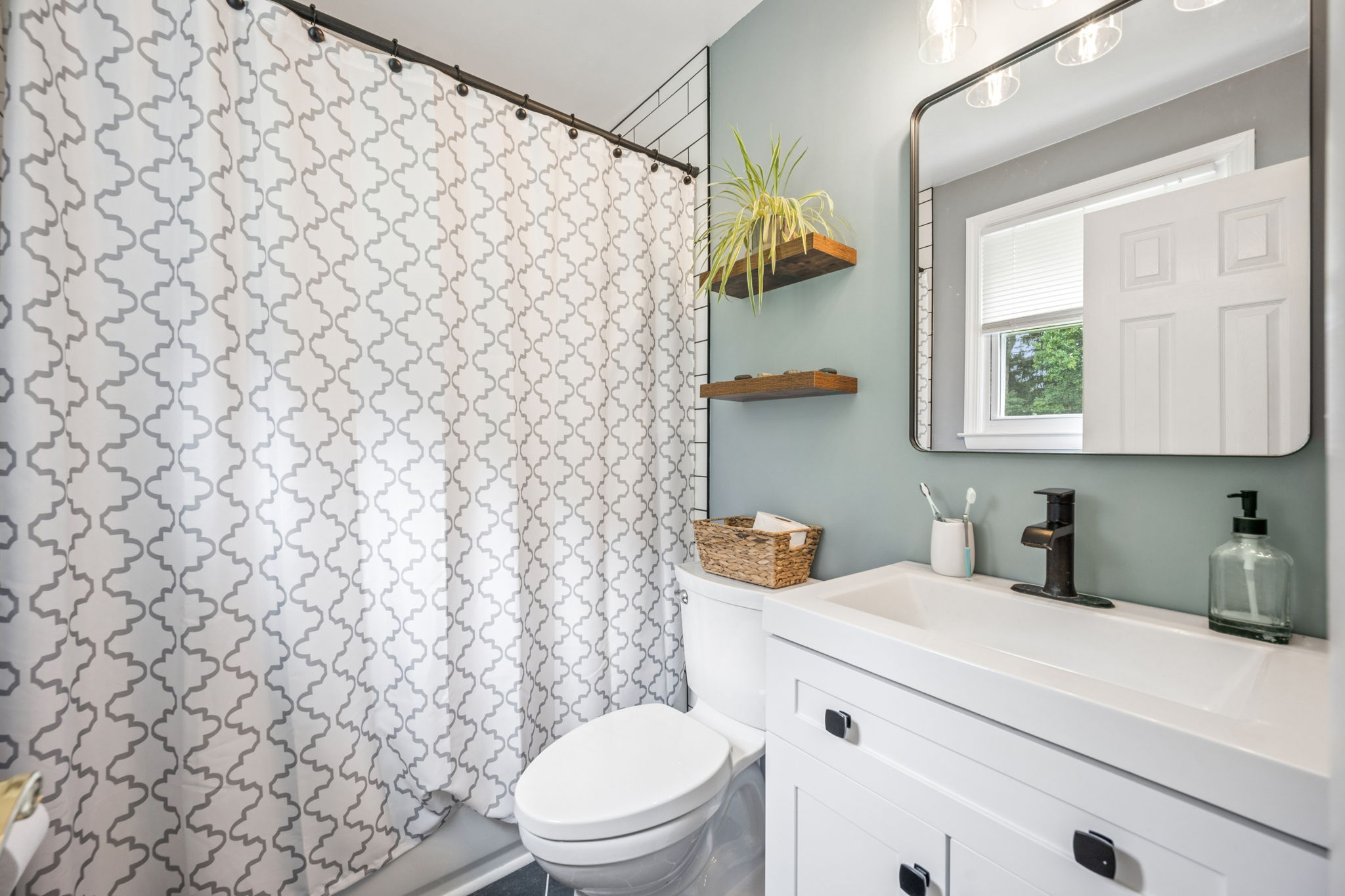 Larchmont 25