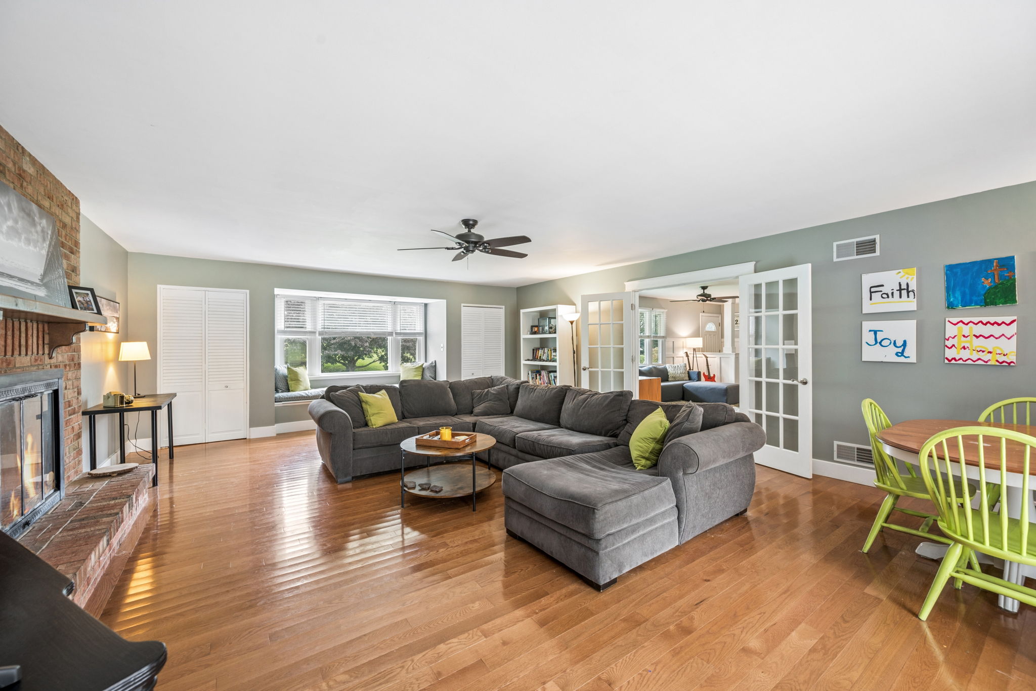 Larchmont 46