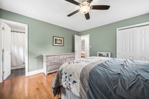 Larchmont 23