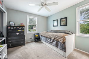 Larchmont 28