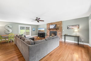Larchmont 44