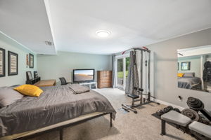 Larchmont 77