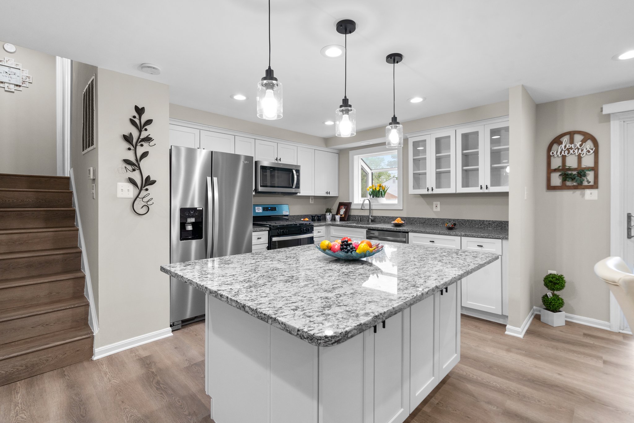 10. 2219 Montgomery St.jpg