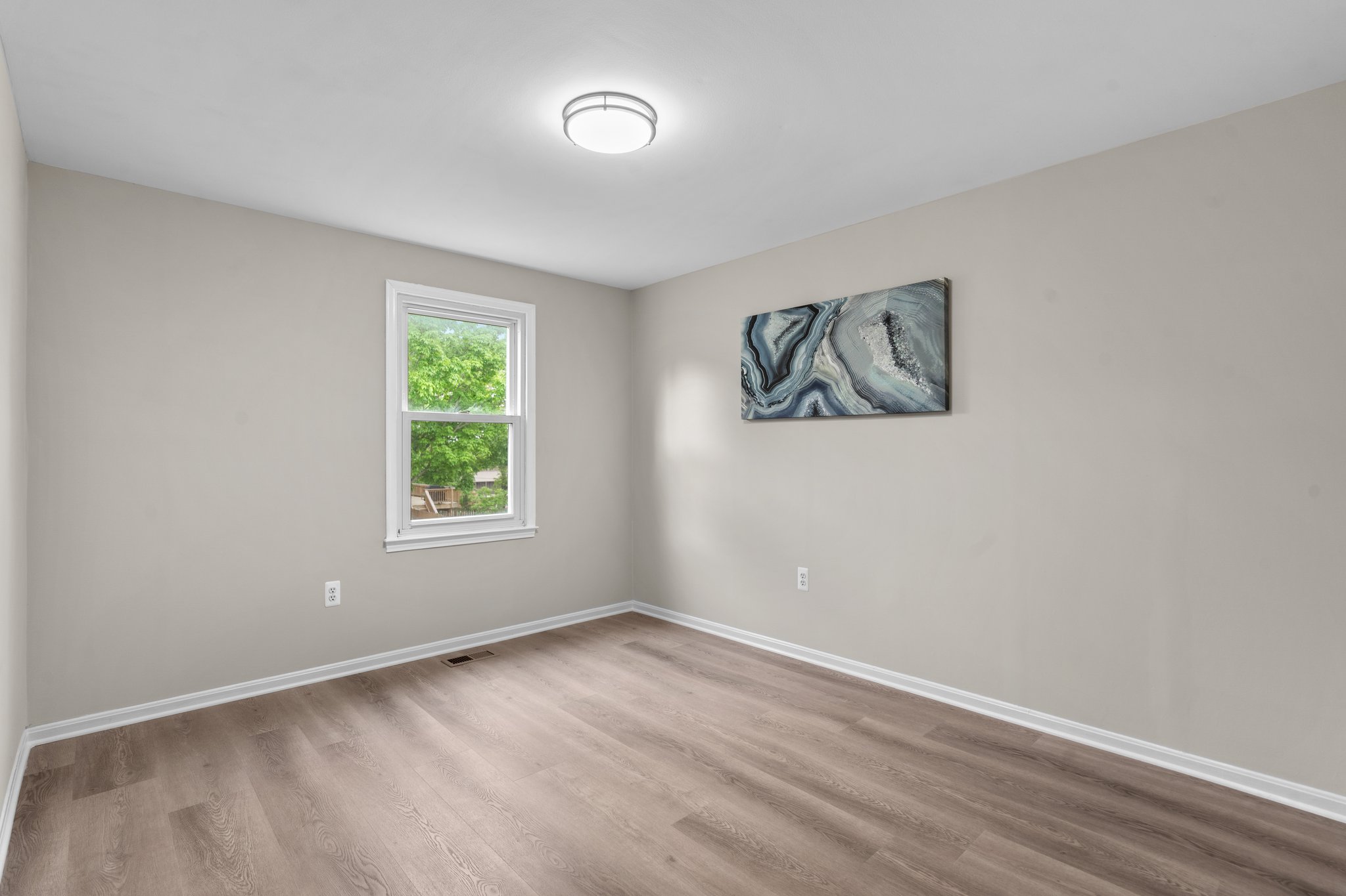 18. 2219 Montgomery St.jpg