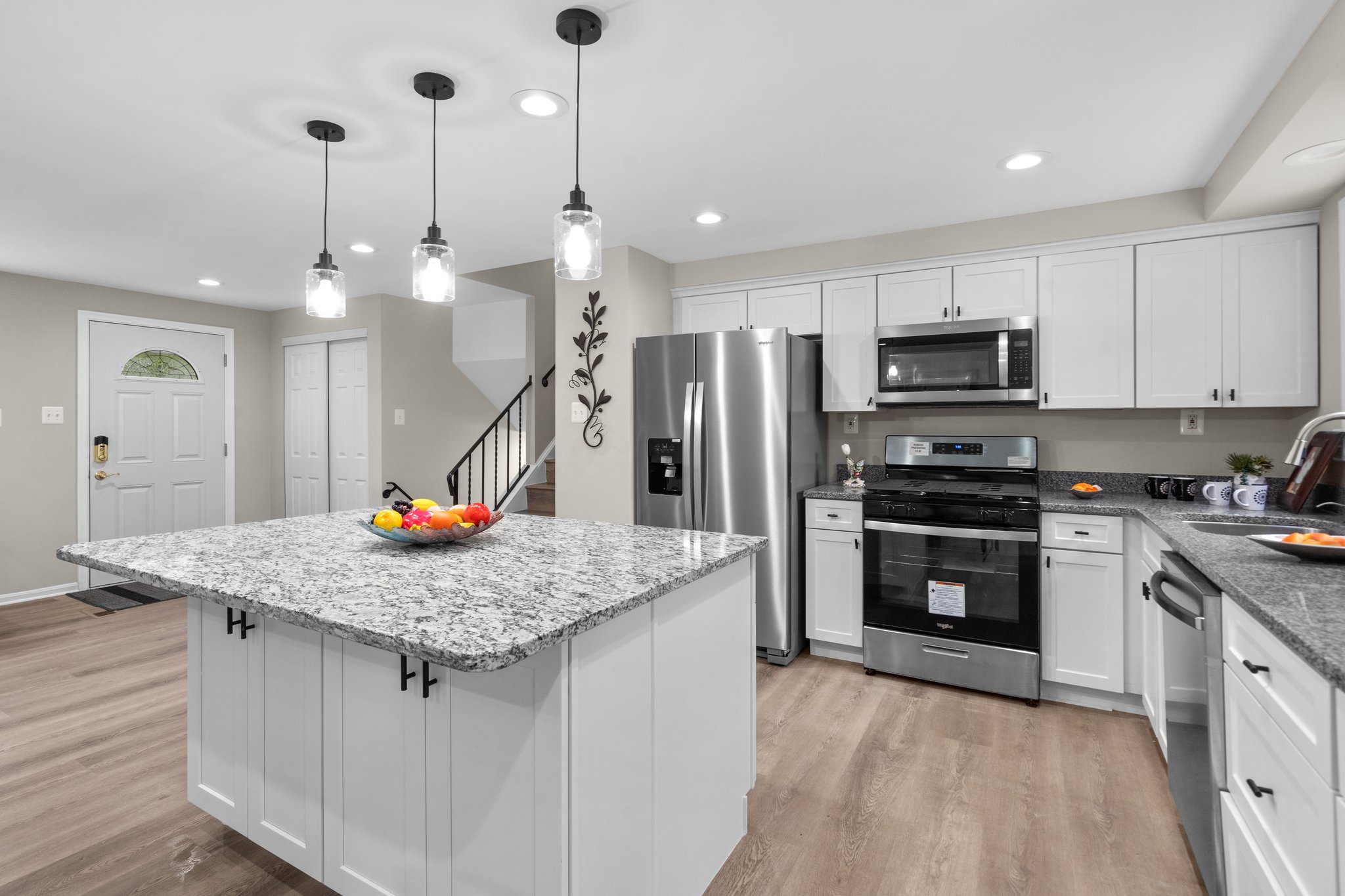 11. 2219 Montgomery St.jpg