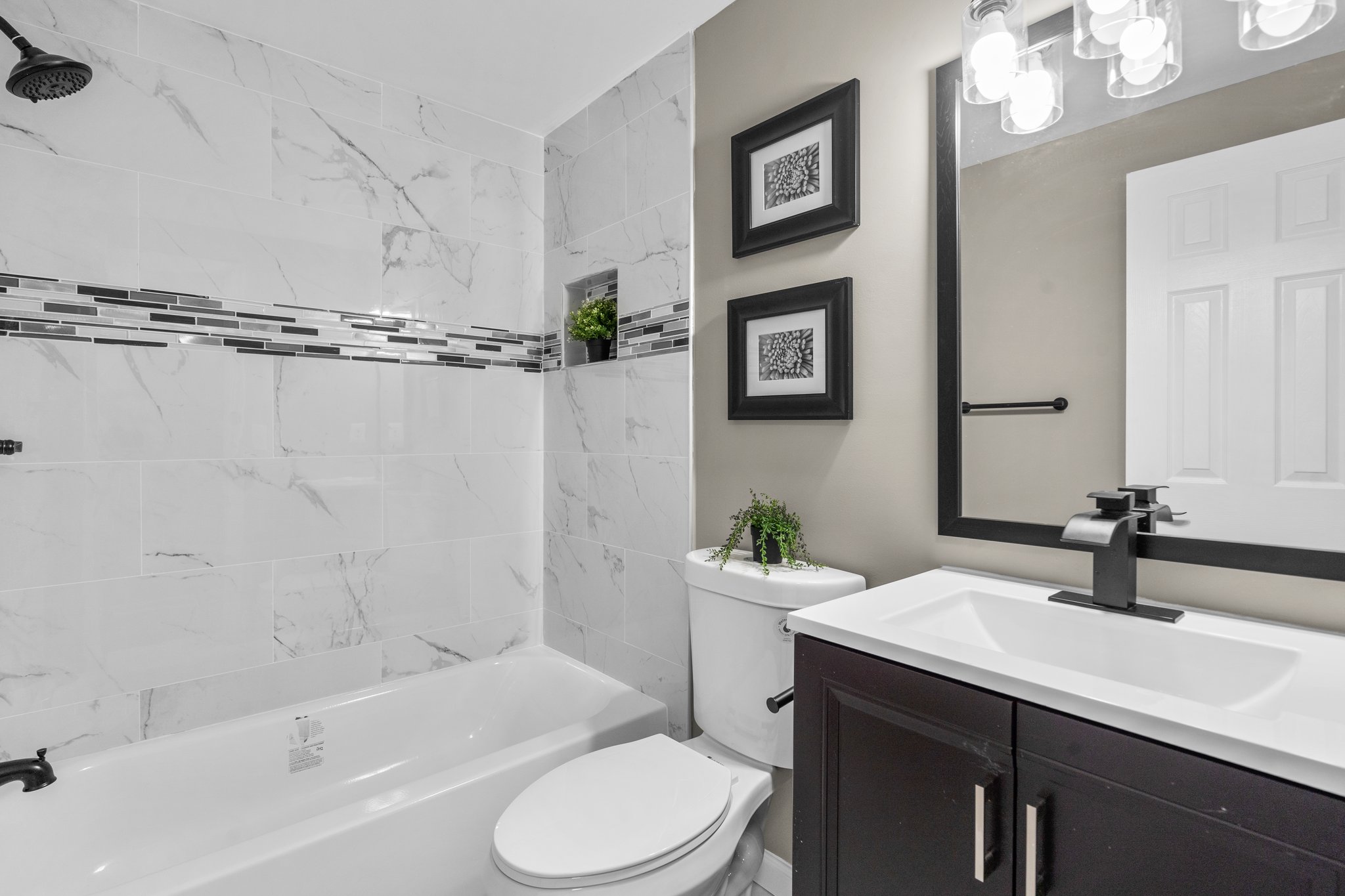 22. 2219 Montgomery St.jpg