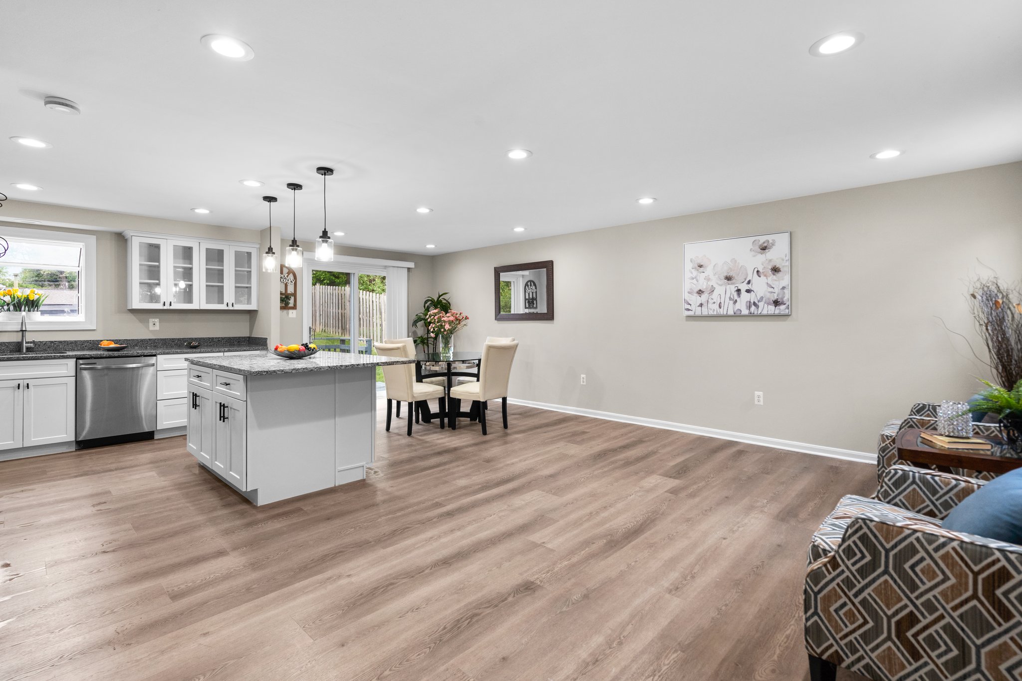 03. 2219 Montgomery St.jpg