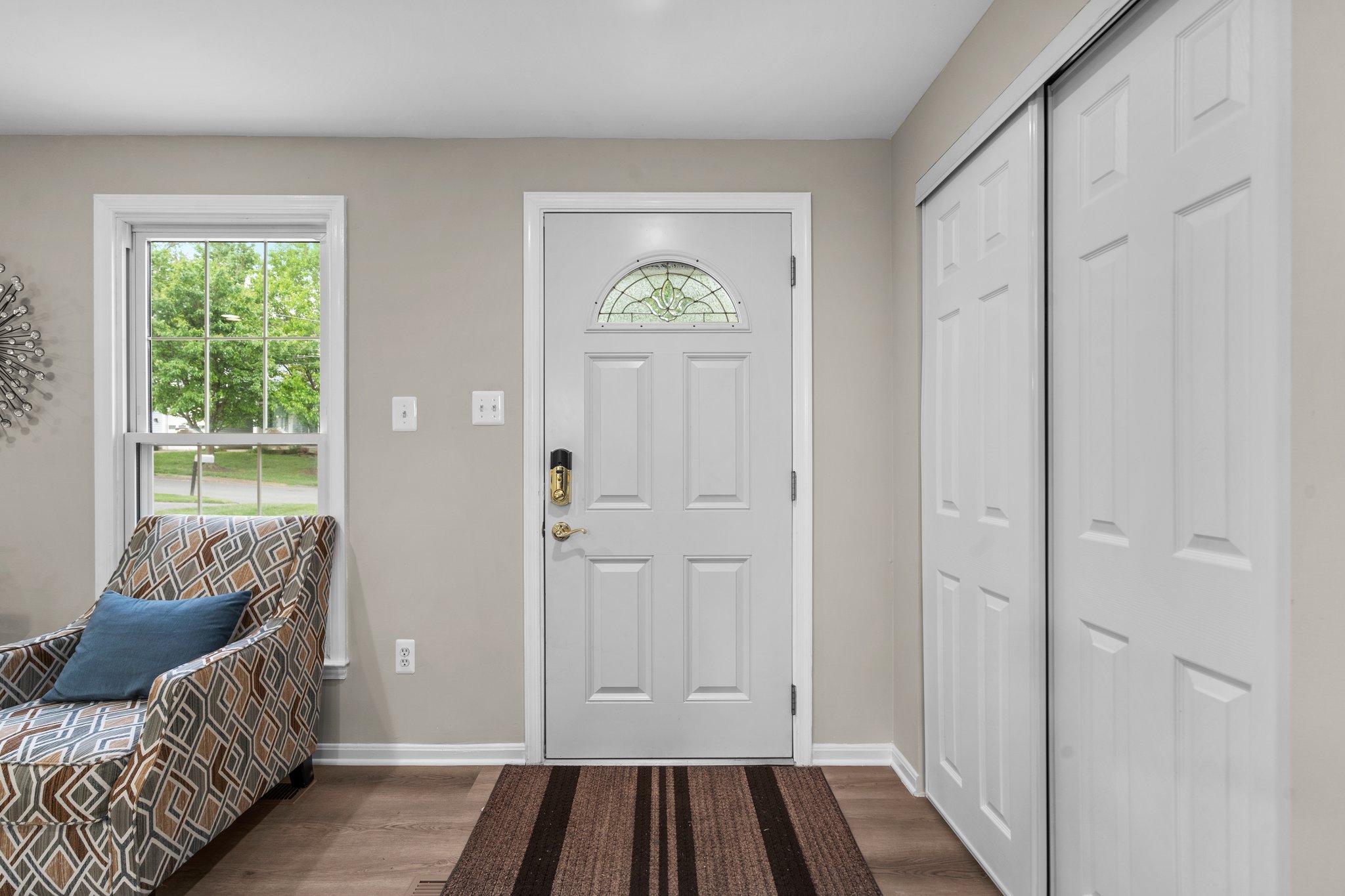 02. 2219 Montgomery St.jpg