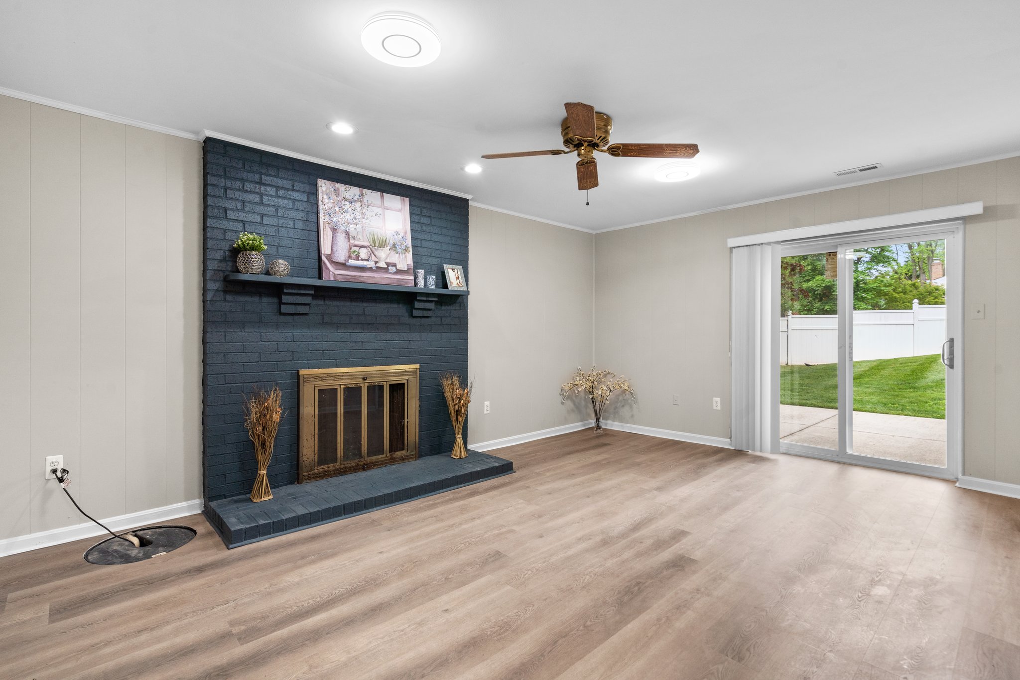 23. 2219 Montgomery St.jpg