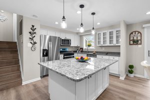 10. 2219 Montgomery St.jpg