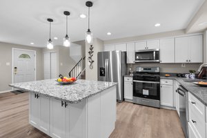 11. 2219 Montgomery St.jpg