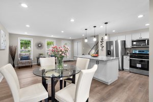 09. 2219 Montgomery St.jpg