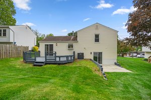 30. 2219 Montgomery St.jpg