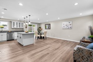 03. 2219 Montgomery St.jpg