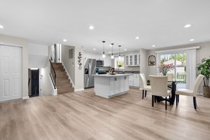 06. 2219 Montgomery St.jpg