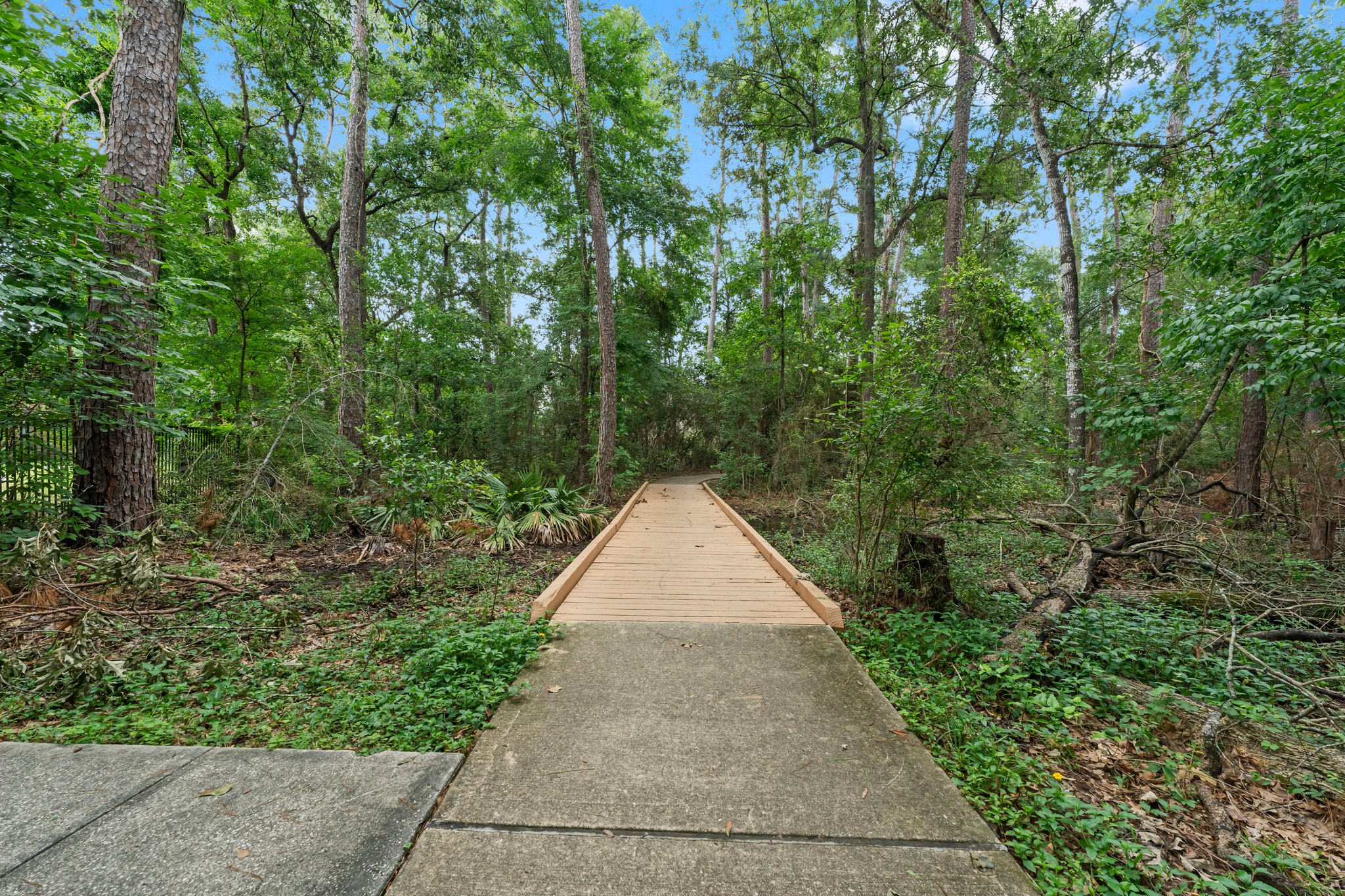 Imperial Oaks Park 1 mile tree lined walking path.