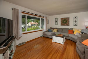 06-Living Room