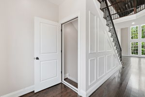  Photo 98