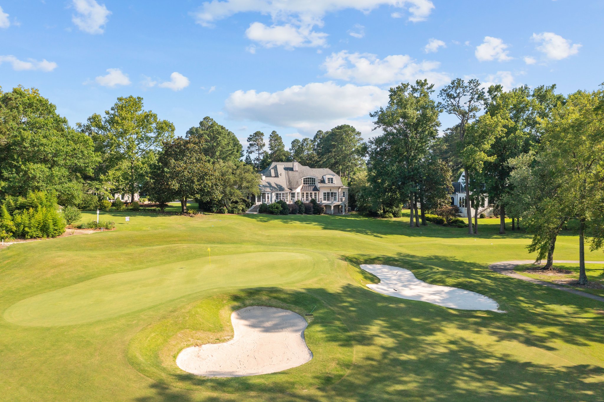 222 Country Club Dr, Greenville, NC 27834