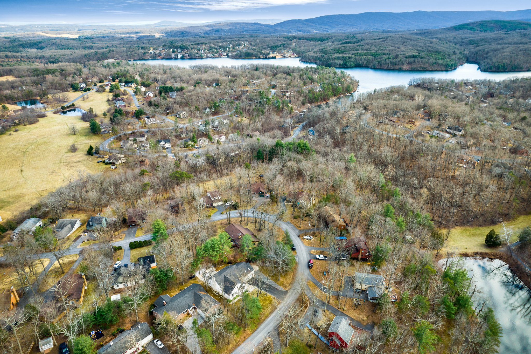222 Fairway Cir, Cross Junction, VA 22625, USA Photo 29