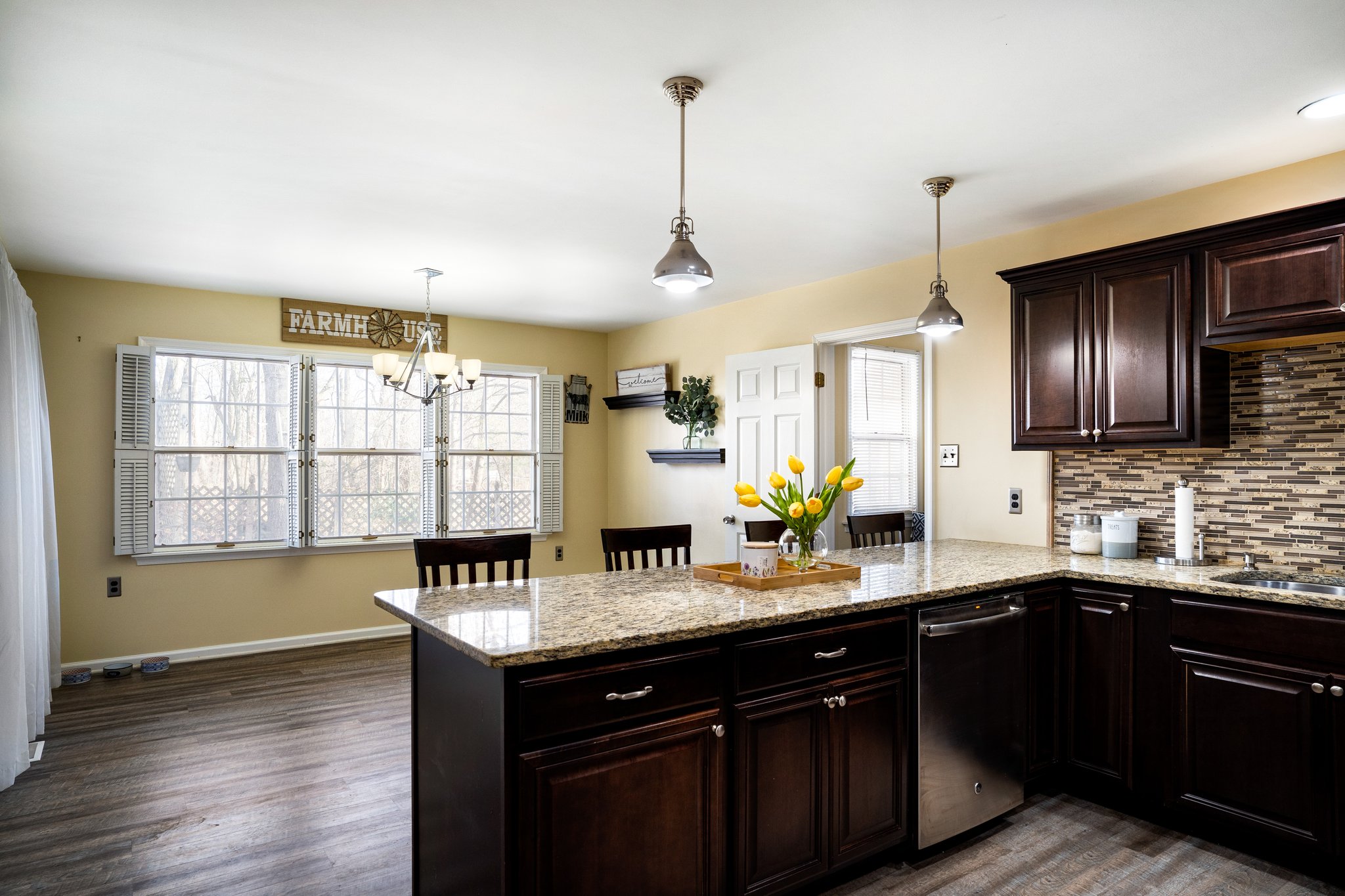 222 Fairway Cir, Cross Junction, VA 22625, USA Photo 7