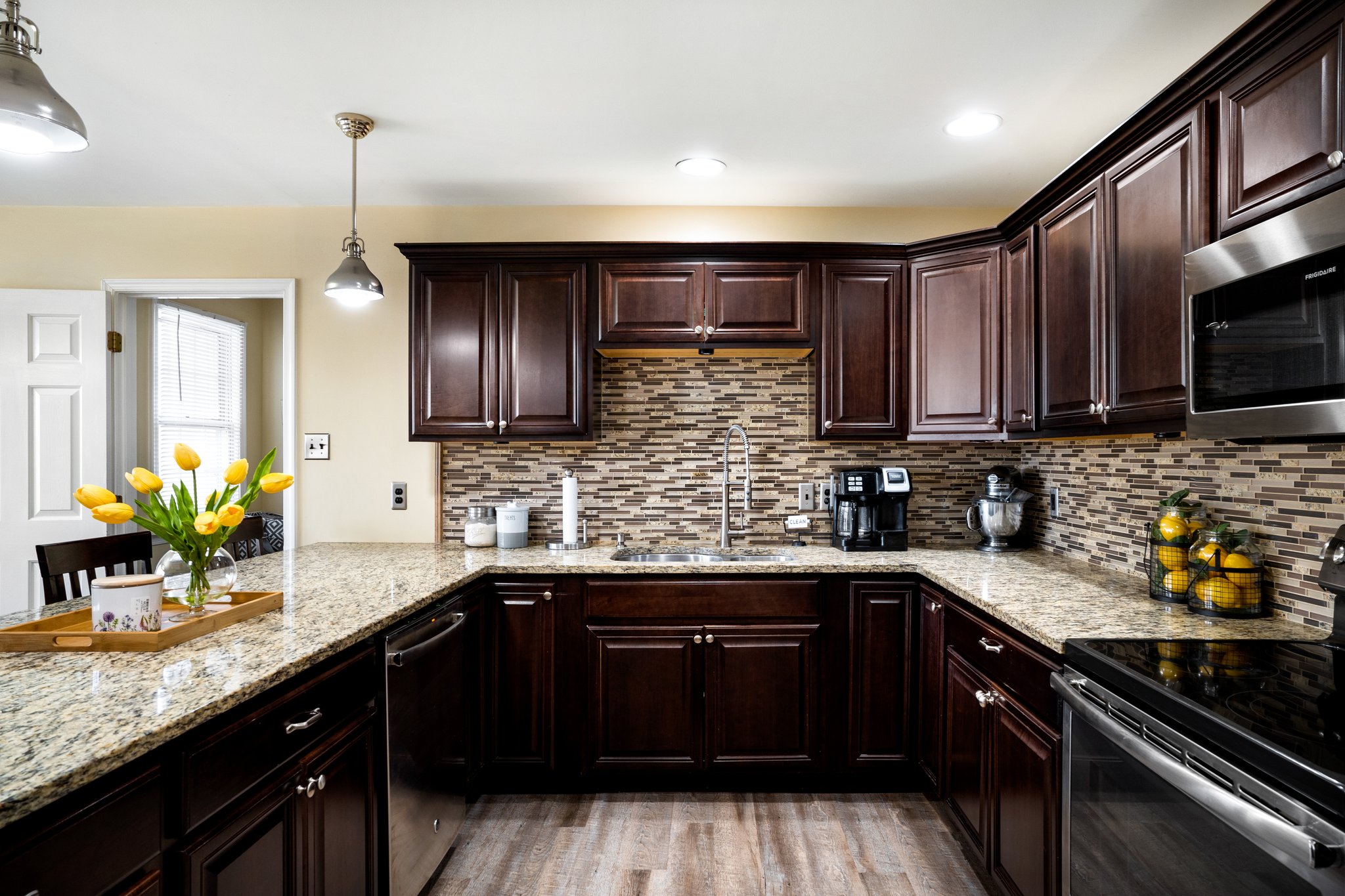 222 Fairway Cir, Cross Junction, VA 22625, USA Photo 6