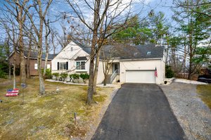 222 Fairway Cir, Cross Junction, VA 22625, USA Photo 1