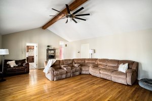 222 Fairway Cir, Cross Junction, VA 22625, USA Photo 10