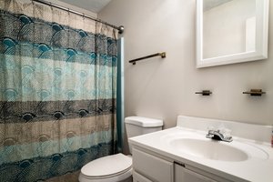 222 Fairway Cir, Cross Junction, VA 22625, USA Photo 24