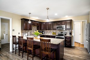 222 Fairway Cir, Cross Junction, VA 22625, USA Photo 3