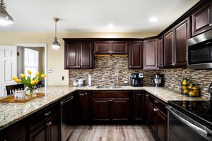 222 Fairway Cir, Cross Junction, VA 22625, USA Photo 5