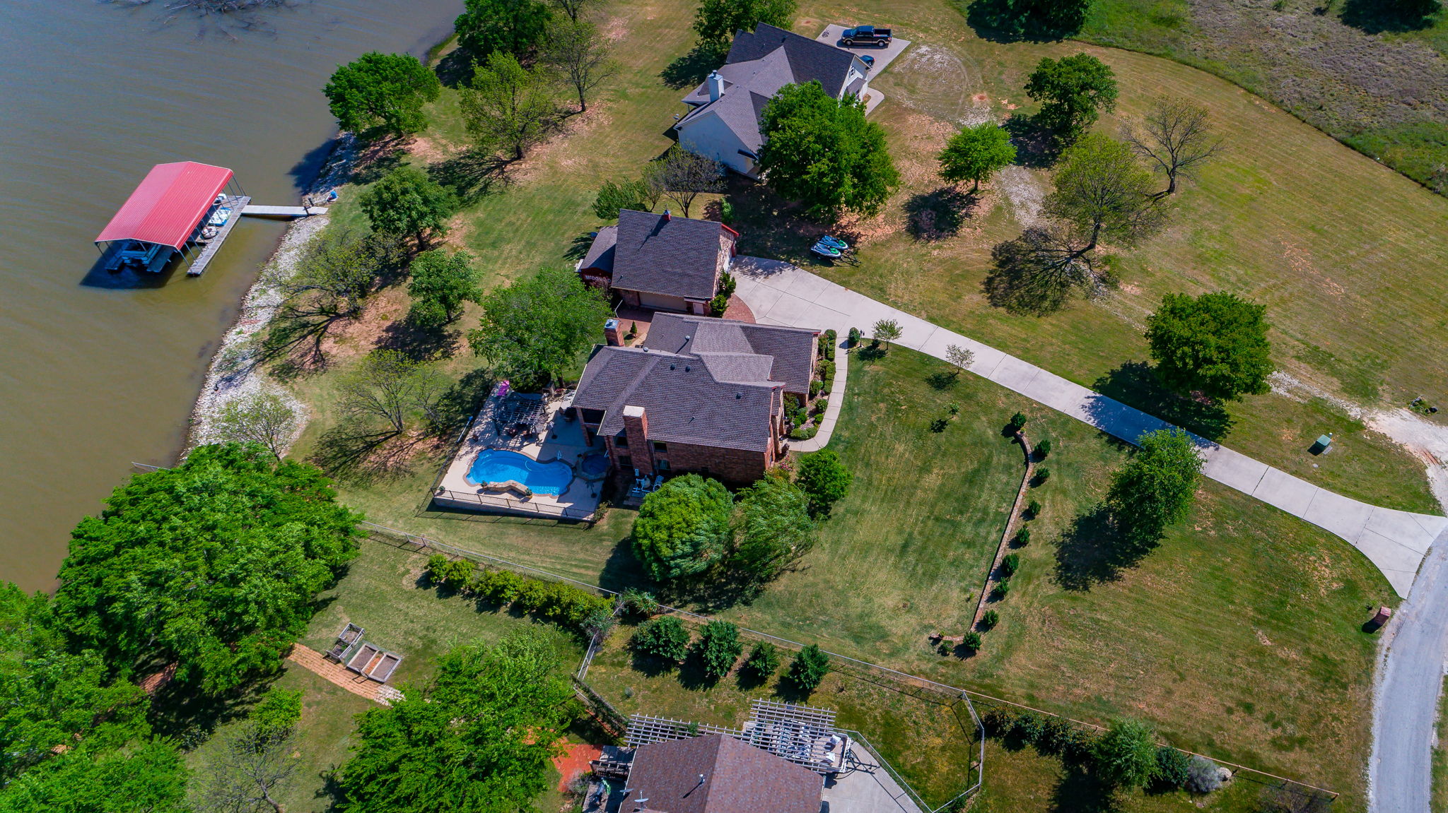 222 Lago Ln, Nocona Picture The Sell