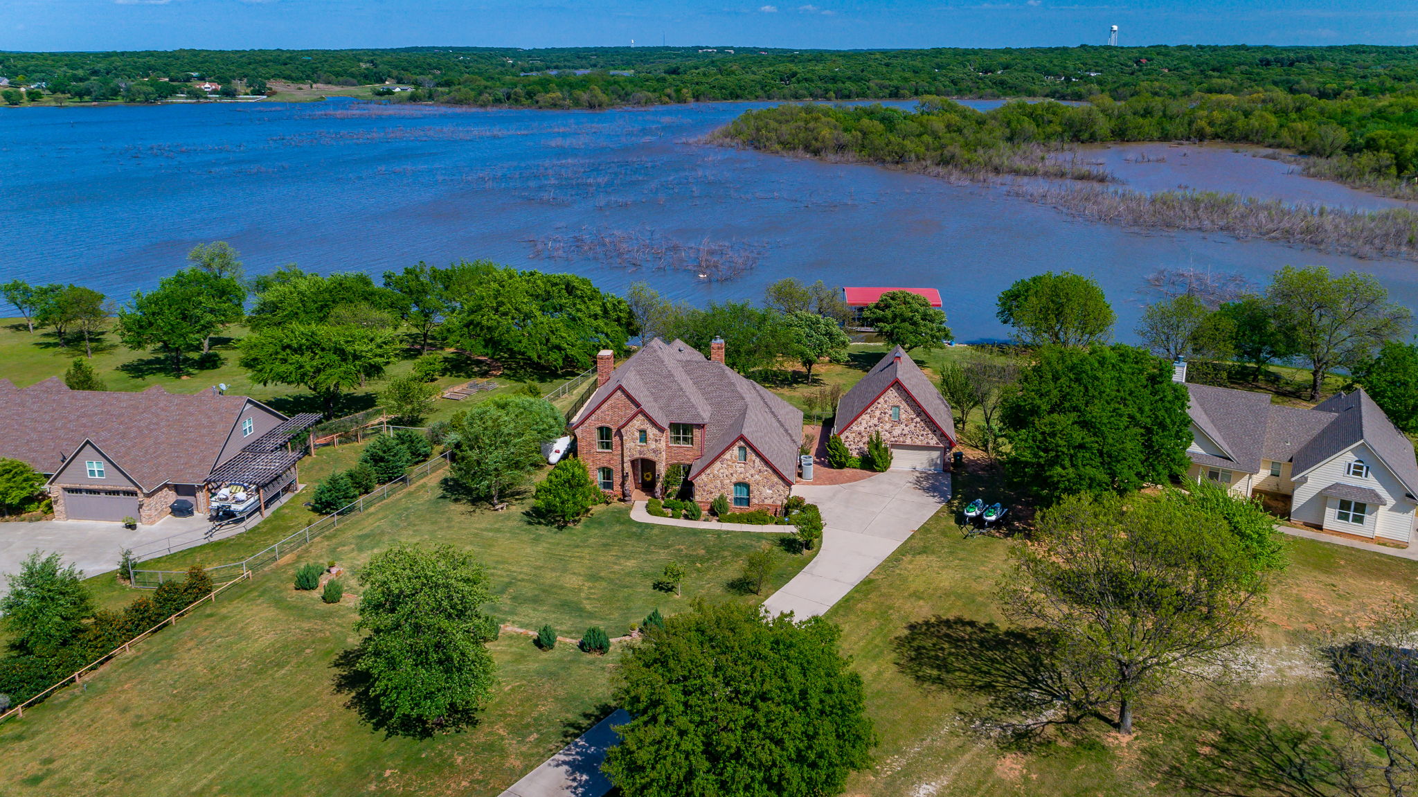 222 Lago Ln, Nocona Picture The Sell