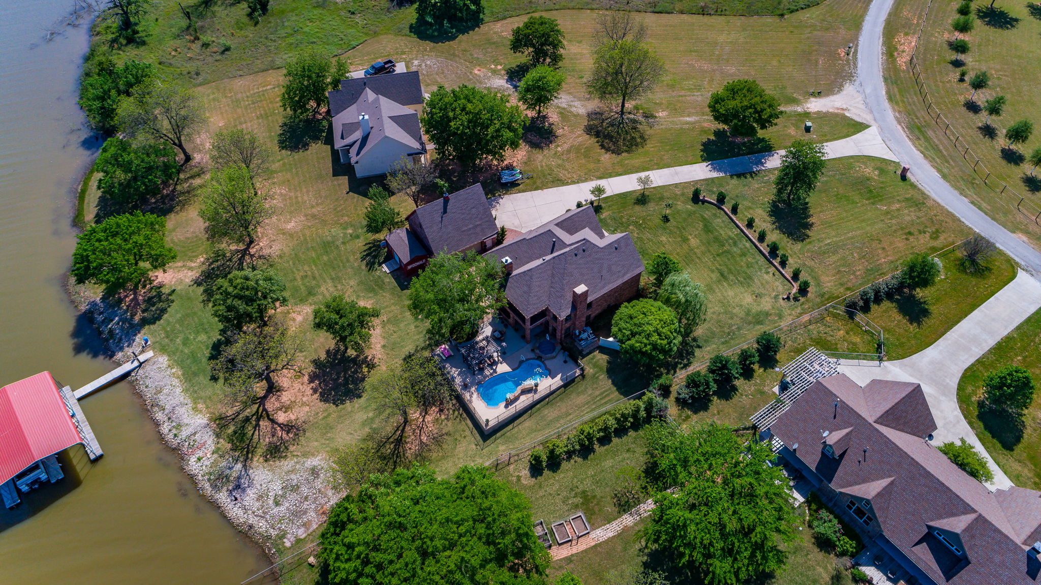 222 Lago Ln, Nocona Picture The Sell