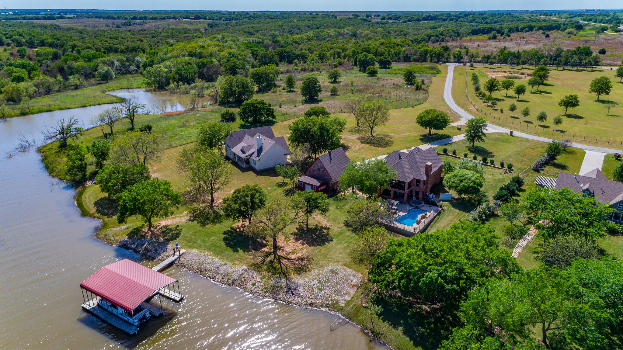 222 Lago Ln, Nocona Picture The Sell