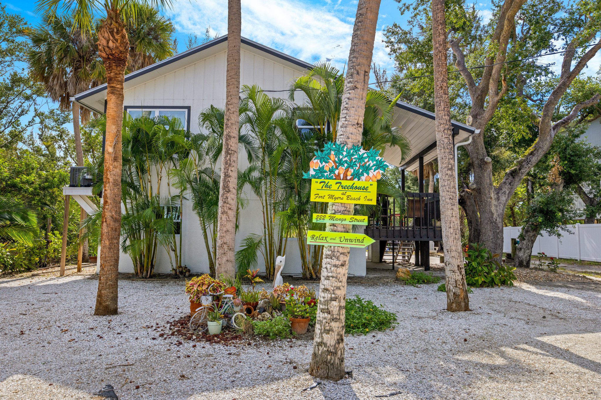 Front Exterior 1.jpg