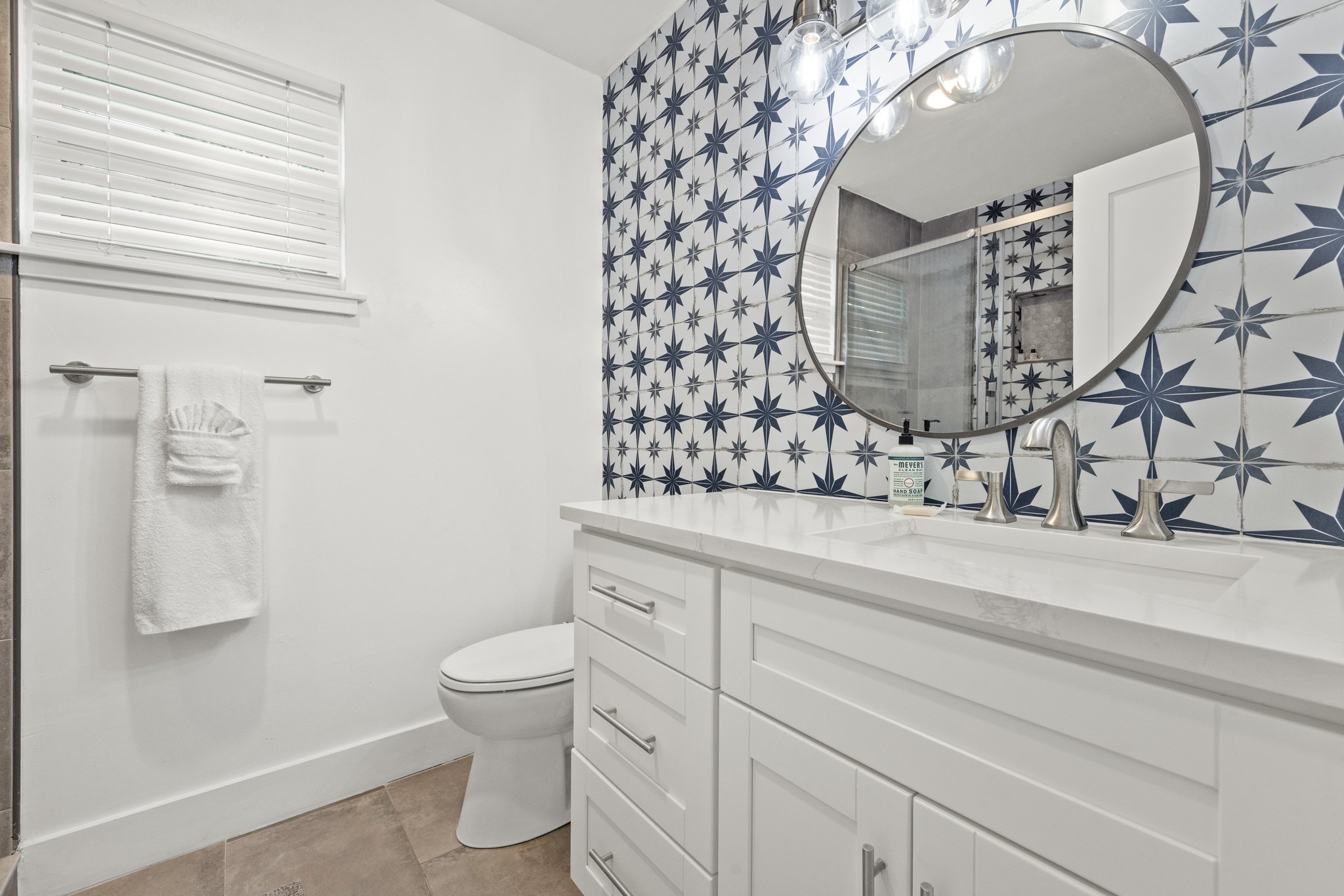 Guest Bathroom 1.jpg