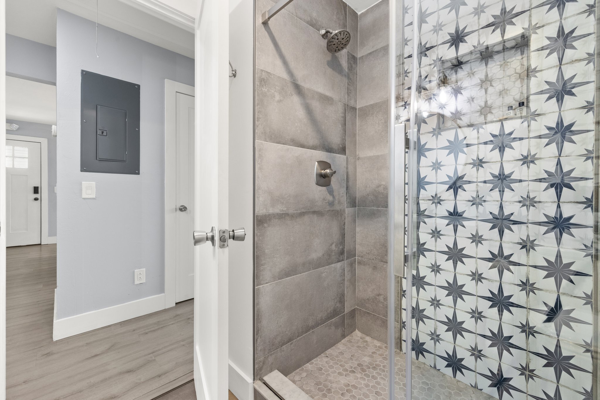 Guest Bathroom 2.jpg