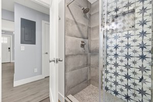 Guest Bathroom 2.jpg