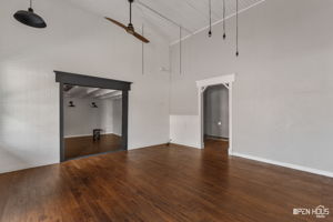  Photo 49