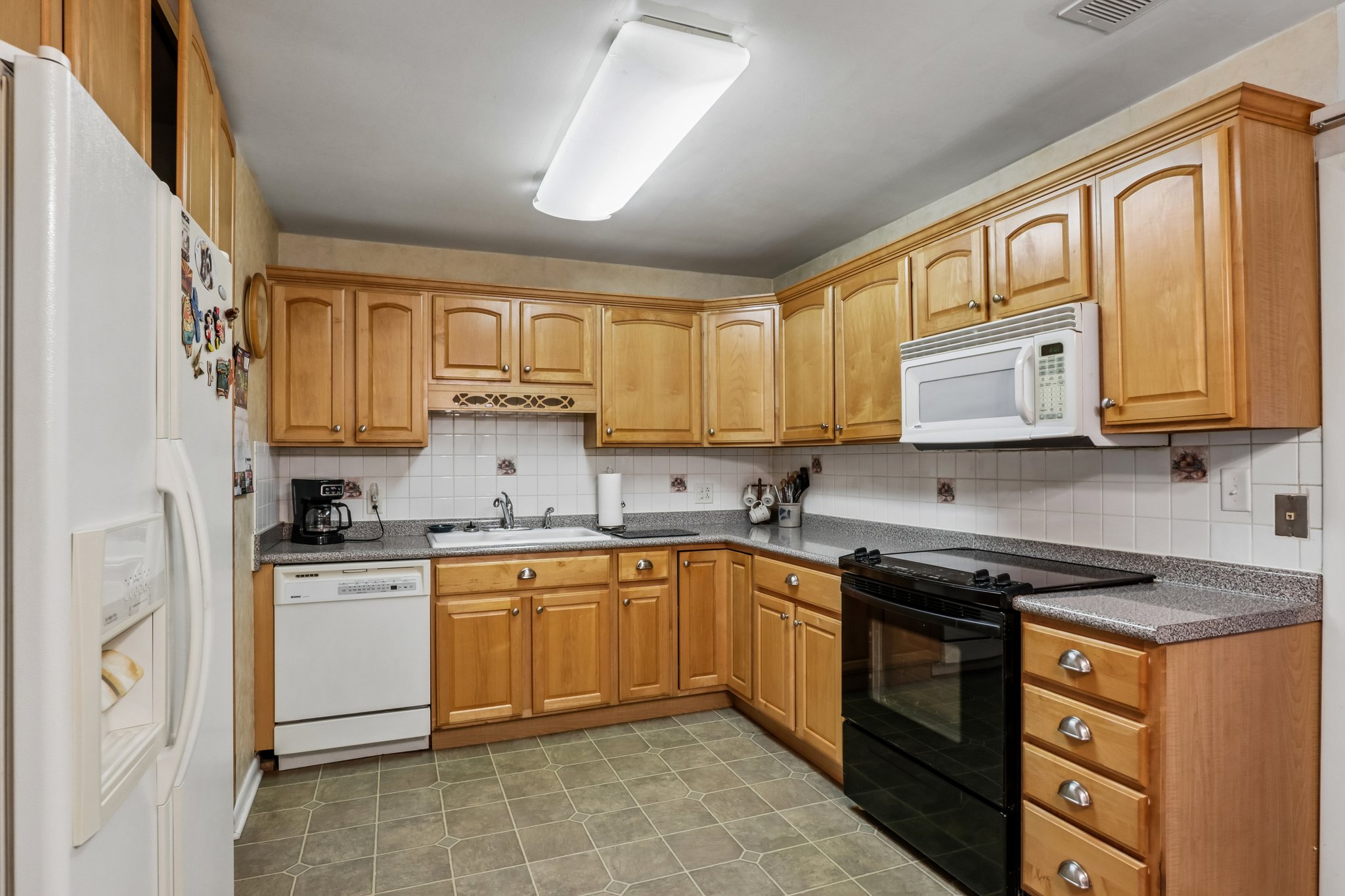 Pamela Pkwy-S2804-011.jpg