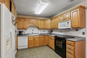 Pamela Pkwy-S2804-011.jpg