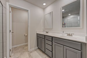 Turner Ln-025