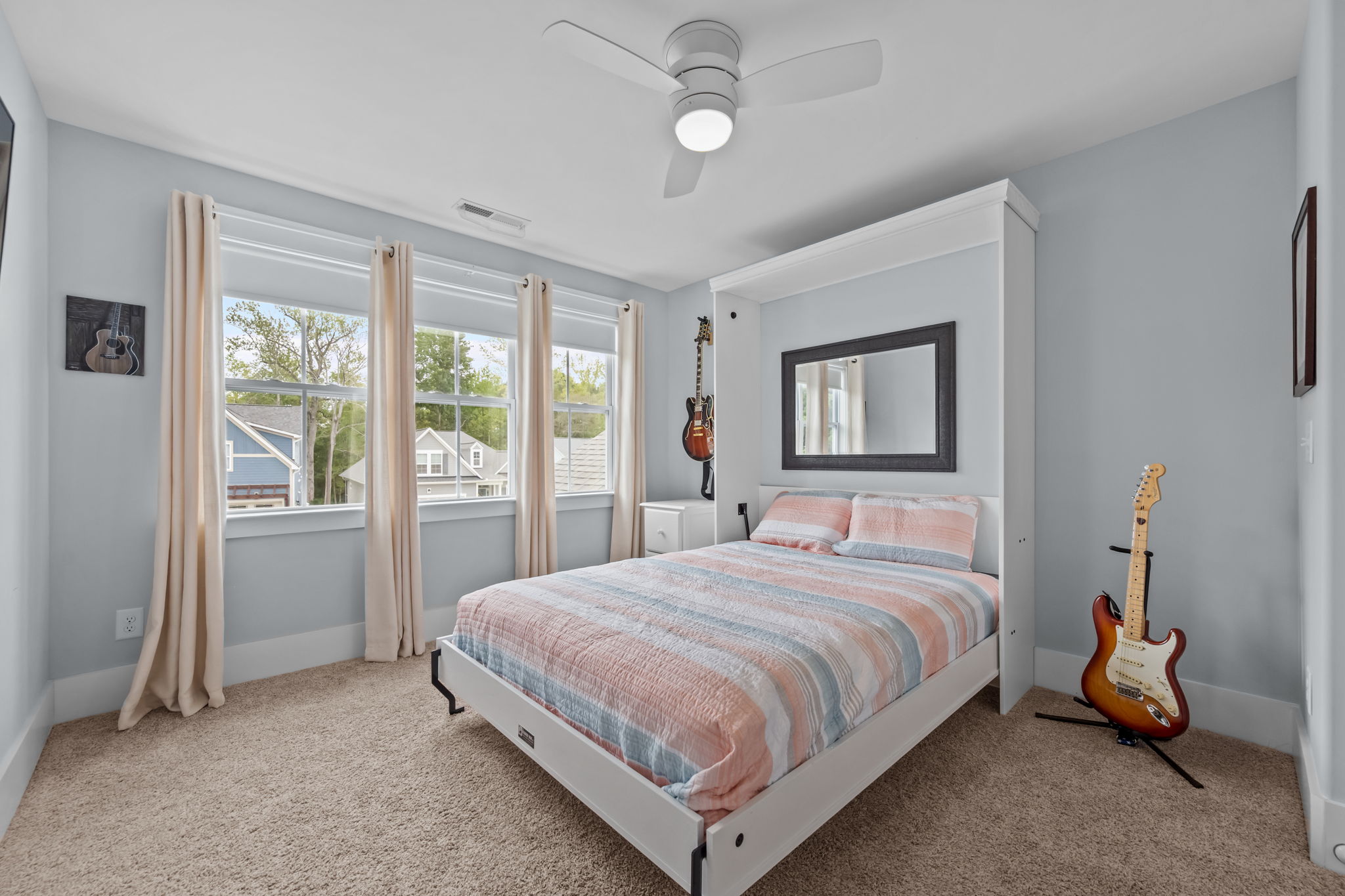 Guest Bedroom 2 - Upstairs