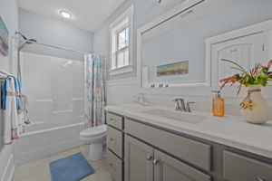 Guest Full Bath - Main Level