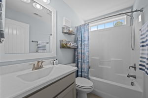 Guest Full Bathroom - Upstairs