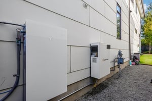 - 2220 Broadway-S2310-002.jpg
