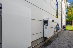 - 2220 Broadway-S2310-007.jpg